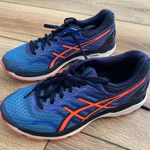 Asics GT-2000 running shoes